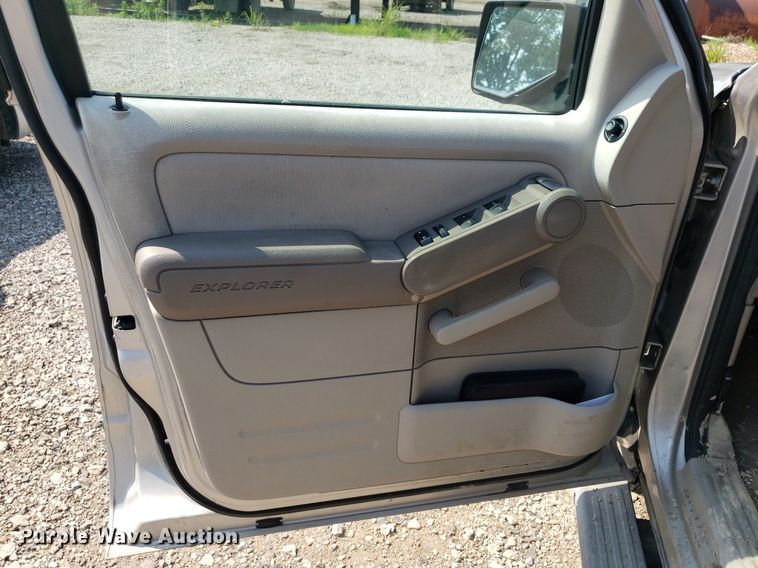 image for item DP7992 2006 Ford Explorer  SUV