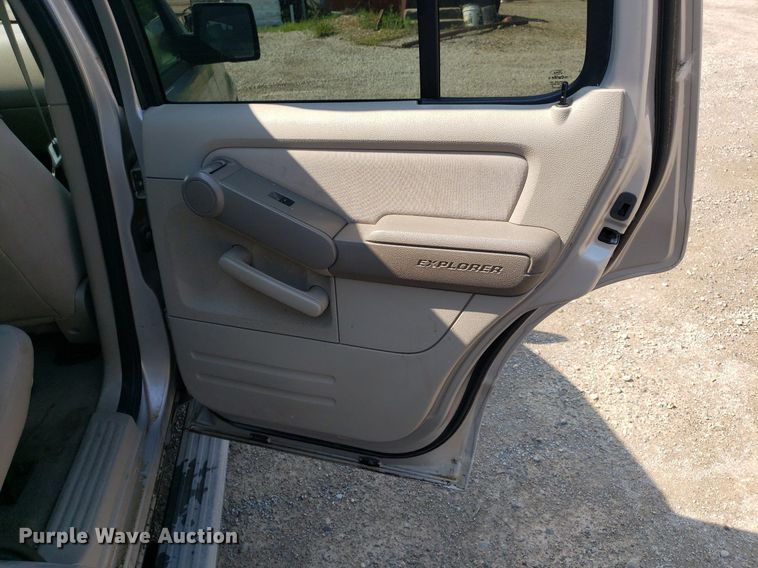 image for item DP7992 2006 Ford Explorer  SUV