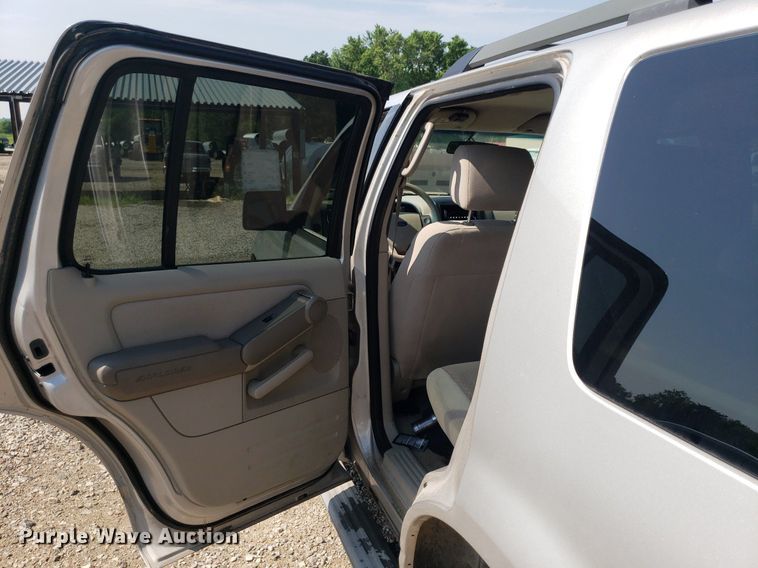 image for item DP7992 2006 Ford Explorer  SUV