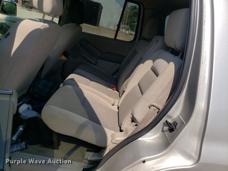 image for item DP7992 2006 Ford Explorer  SUV