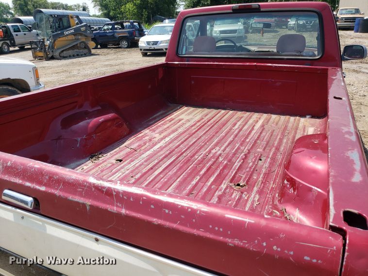 image for item DP7996 1995 Ford F150  pickup truck