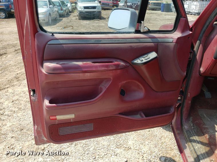 image for item DP7996 1995 Ford F150  pickup truck