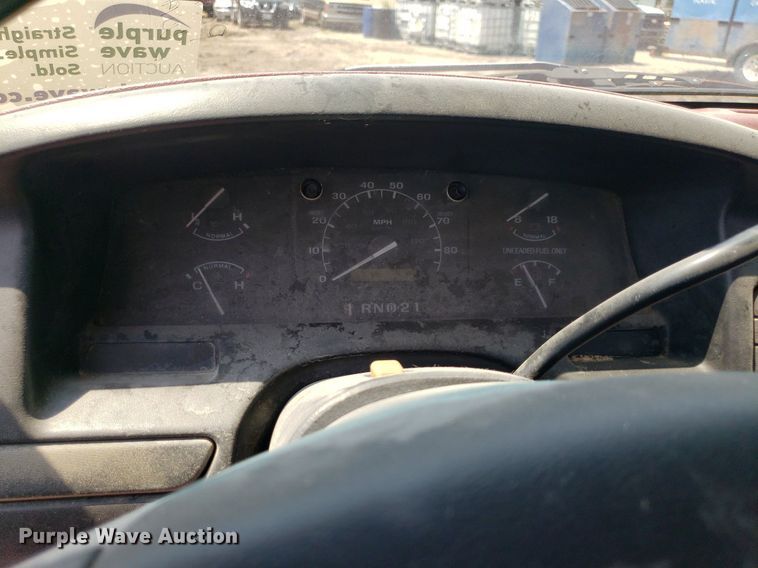 image for item DP7996 1995 Ford F150  pickup truck