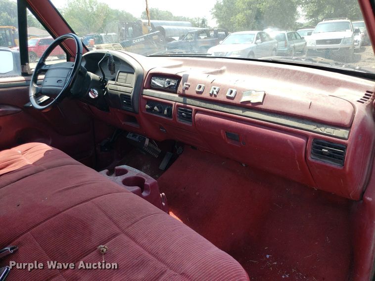 image for item DP7996 1995 Ford F150  pickup truck