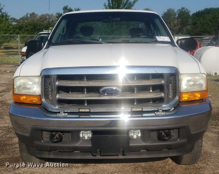 image for item DP8008 2001 Ford F250 Super Duty  SuperCab pickup truck