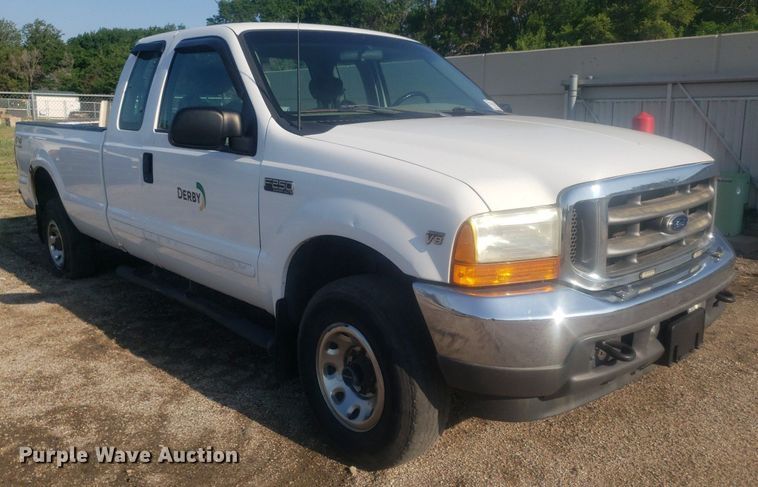 image for item DP8008 2001 Ford F250 Super Duty  SuperCab pickup truck
