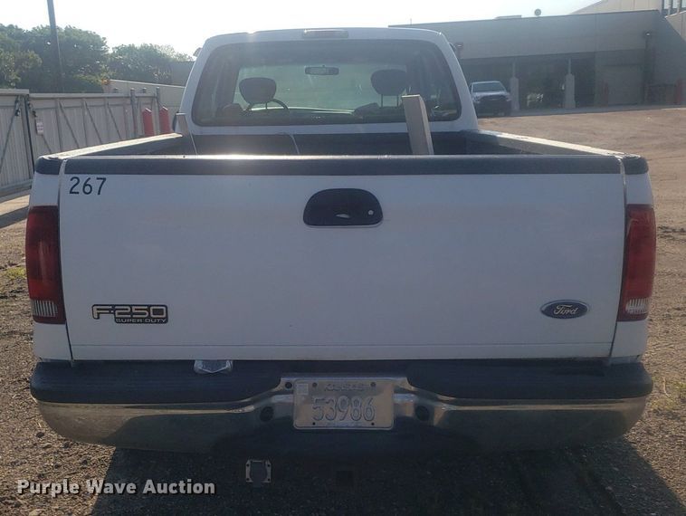 image for item DP8008 2001 Ford F250 Super Duty  SuperCab pickup truck