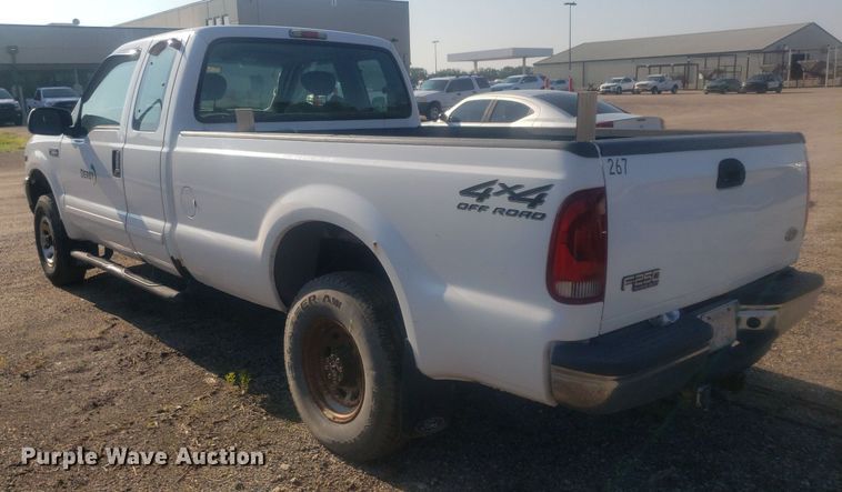 image for item DP8008 2001 Ford F250 Super Duty  SuperCab pickup truck