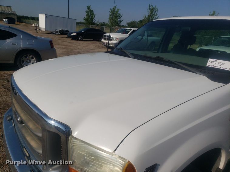 image for item DP8008 2001 Ford F250 Super Duty  SuperCab pickup truck