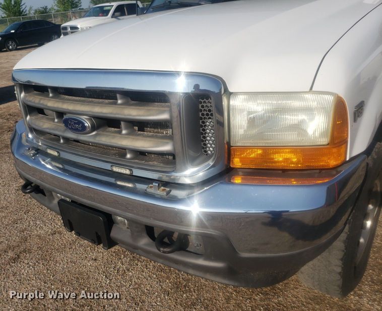 image for item DP8008 2001 Ford F250 Super Duty  SuperCab pickup truck