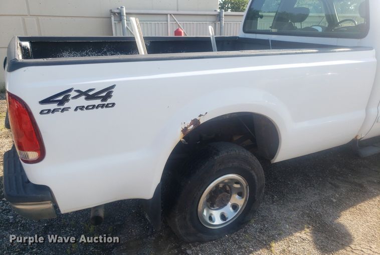 image for item DP8008 2001 Ford F250 Super Duty  SuperCab pickup truck