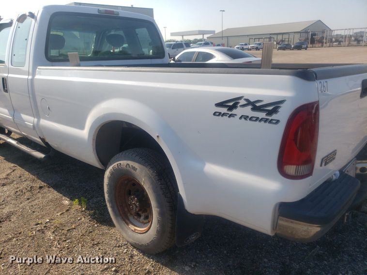 image for item DP8008 2001 Ford F250 Super Duty  SuperCab pickup truck