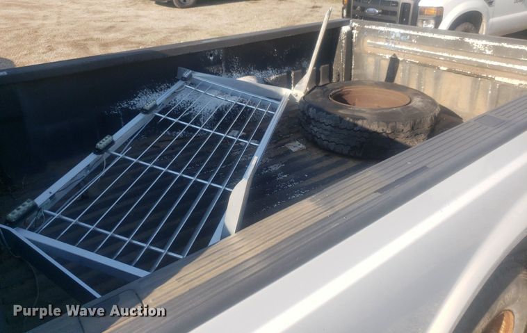 image for item DP8008 2001 Ford F250 Super Duty  SuperCab pickup truck