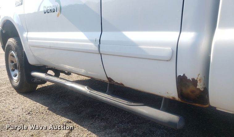 image for item DP8008 2001 Ford F250 Super Duty  SuperCab pickup truck