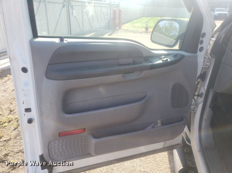 image for item DP8008 2001 Ford F250 Super Duty  SuperCab pickup truck