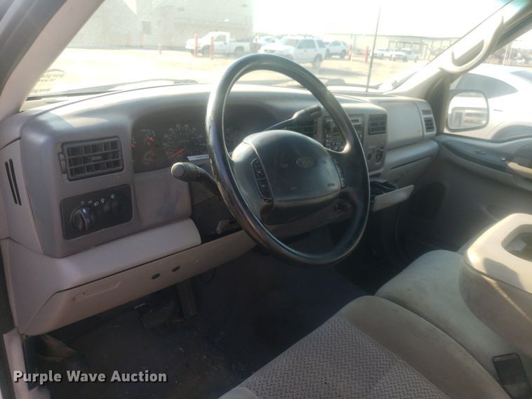 image for item DP8008 2001 Ford F250 Super Duty  SuperCab pickup truck