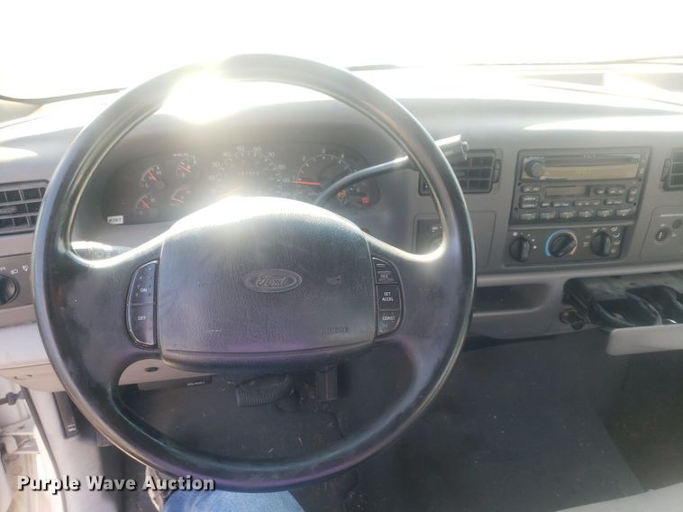 image for item DP8008 2001 Ford F250 Super Duty  SuperCab pickup truck