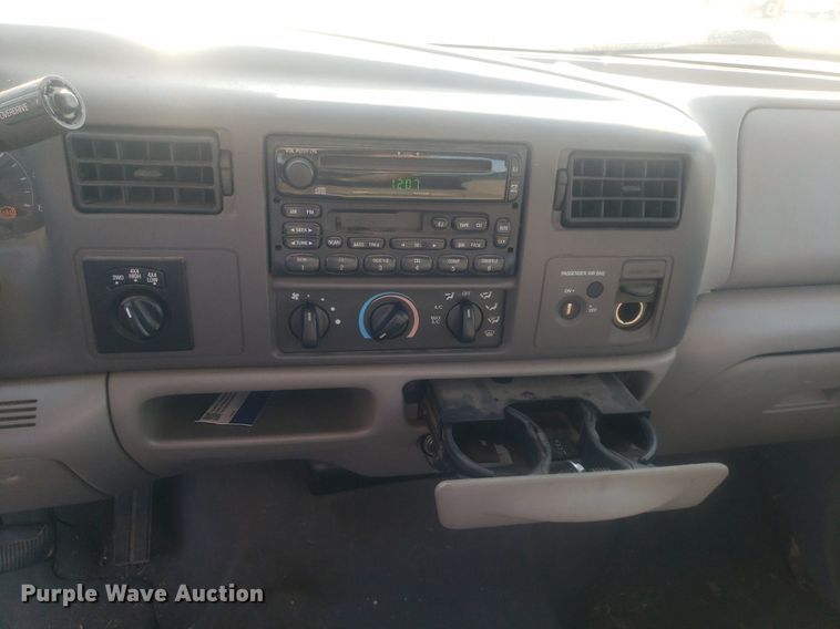 image for item DP8008 2001 Ford F250 Super Duty  SuperCab pickup truck