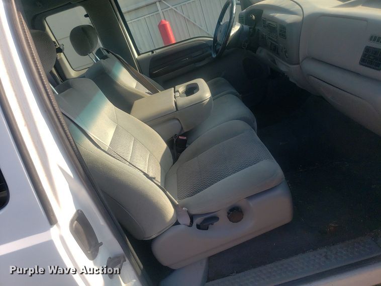 image for item DP8008 2001 Ford F250 Super Duty  SuperCab pickup truck