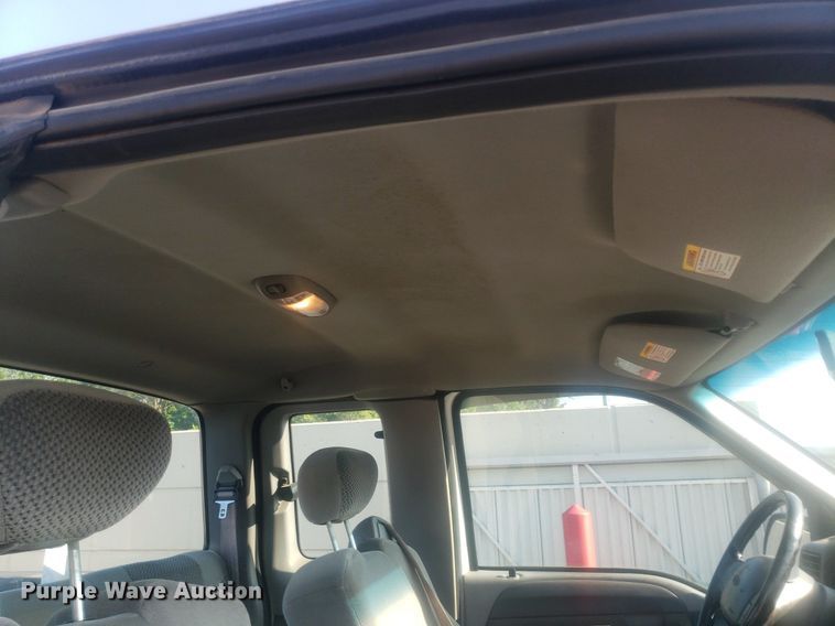 image for item DP8008 2001 Ford F250 Super Duty  SuperCab pickup truck