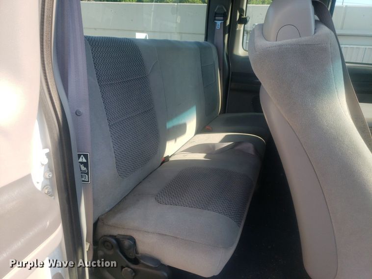 image for item DP8008 2001 Ford F250 Super Duty  SuperCab pickup truck