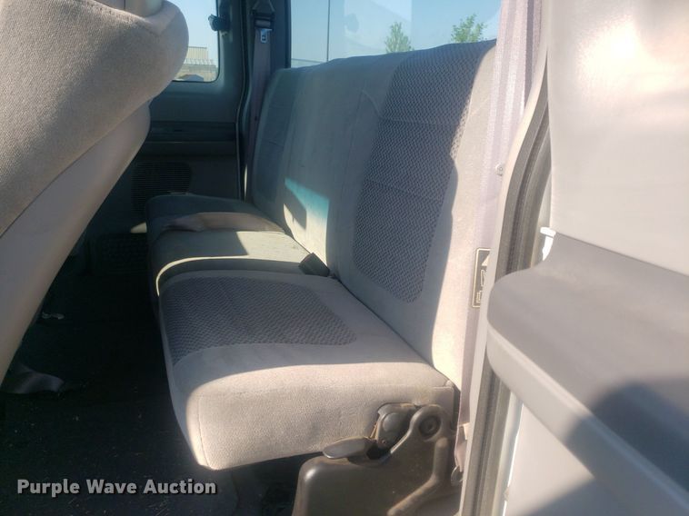 image for item DP8008 2001 Ford F250 Super Duty  SuperCab pickup truck