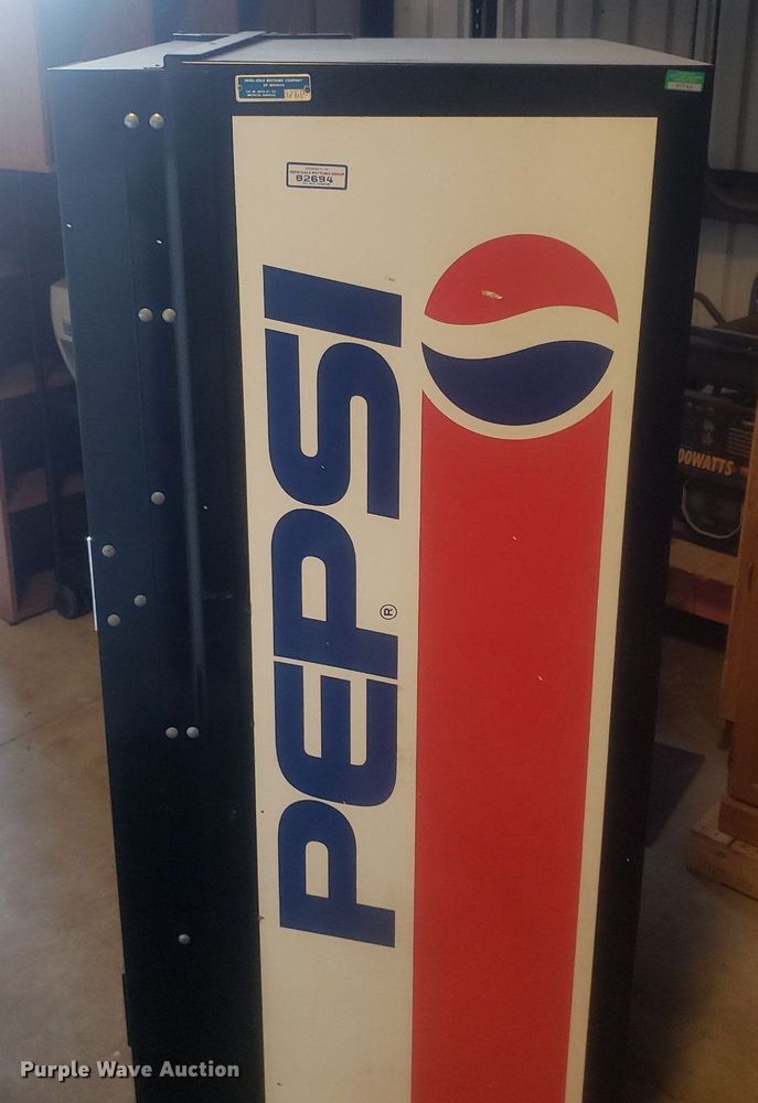 image for item DP8009 Vendo  vending machine