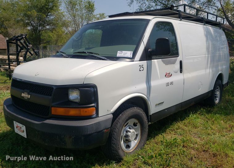 image for item DP8026 2006 Chevrolet Express 2500  van