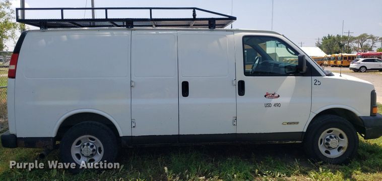 image for item DP8026 2006 Chevrolet Express 2500  van