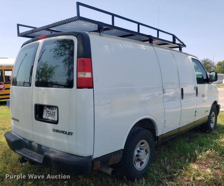 image for item DP8026 2006 Chevrolet Express 2500  van