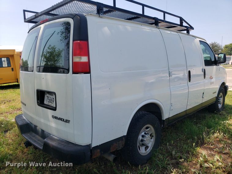 image for item DP8026 2006 Chevrolet Express 2500  van