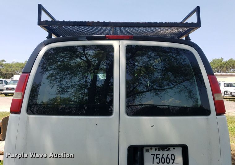 image for item DP8026 2006 Chevrolet Express 2500  van