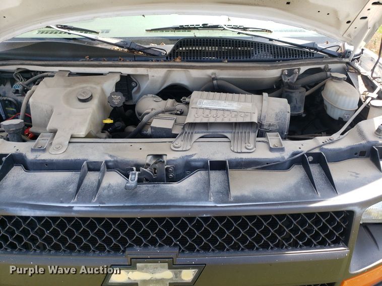 image for item DP8026 2006 Chevrolet Express 2500  van