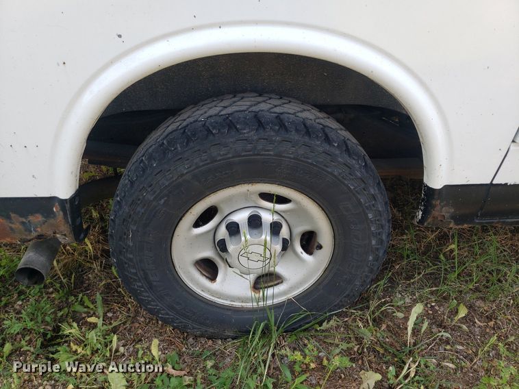 image for item DP8026 2006 Chevrolet Express 2500  van