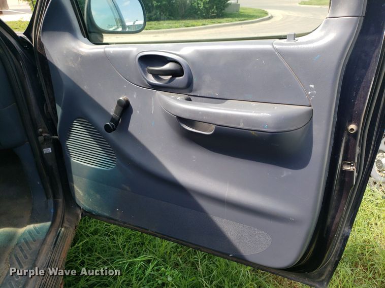 image for item DP8039 2000 Ford F150  pickup truck