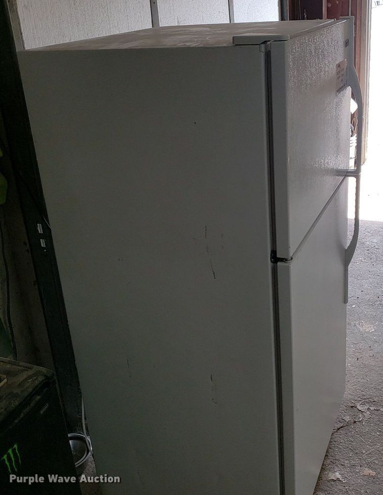 image for item DP8046 2014 Maytag M1TXEGMYW01  refrigerator