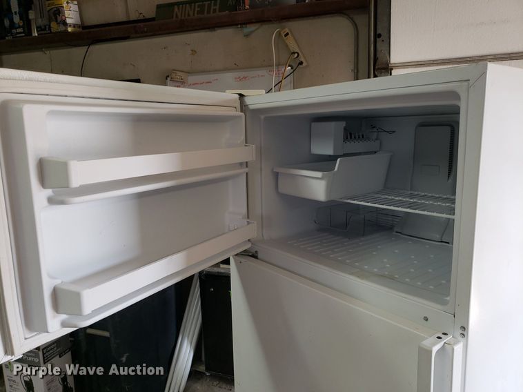 image for item DP8046 2014 Maytag M1TXEGMYW01  refrigerator