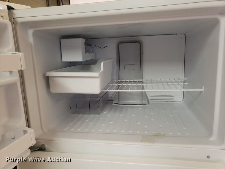 image for item DP8046 2014 Maytag M1TXEGMYW01  refrigerator