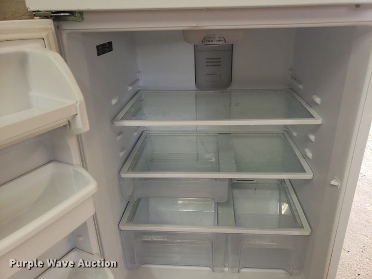 image for item DP8046 2014 Maytag M1TXEGMYW01  refrigerator