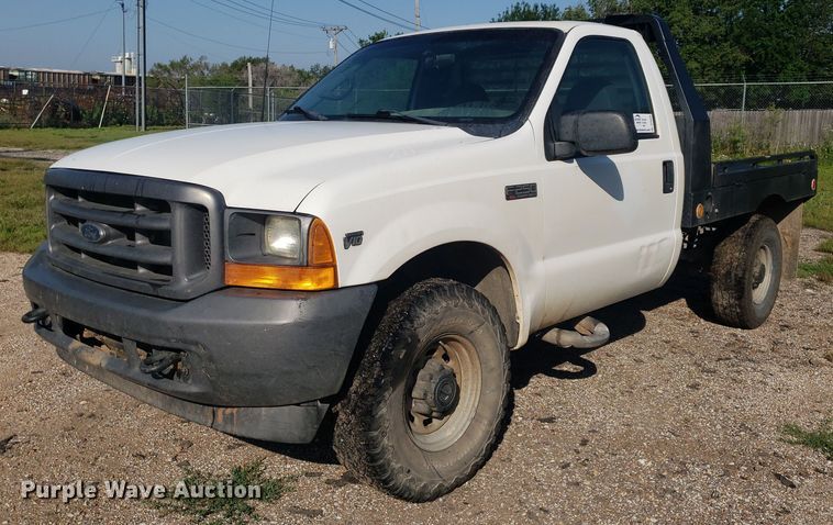 image for item DP8048 2001 Ford F250 Super Duty  flatbed pickup truck