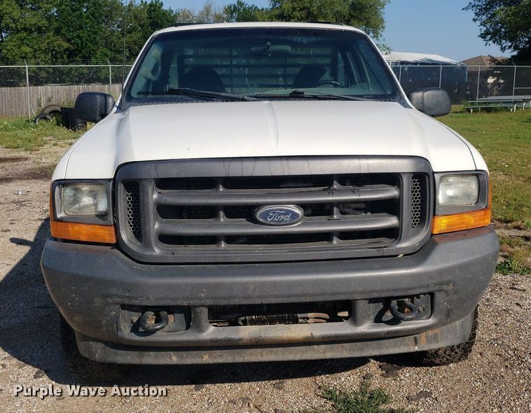 image for item DP8048 2001 Ford F250 Super Duty  flatbed pickup truck