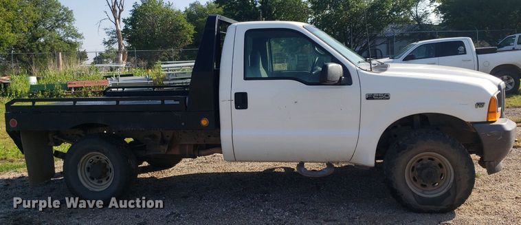 image for item DP8048 2001 Ford F250 Super Duty  flatbed pickup truck