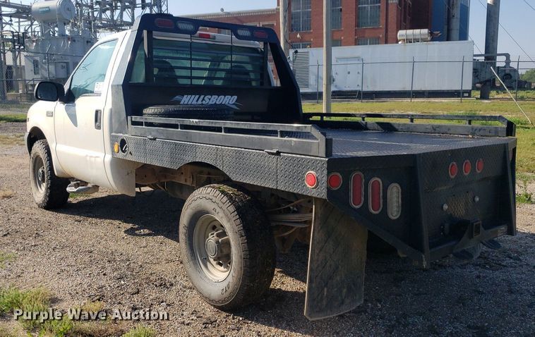 image for item DP8048 2001 Ford F250 Super Duty  flatbed pickup truck