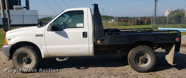 image for item DP8048 2001 Ford F250 Super Duty  flatbed pickup truck