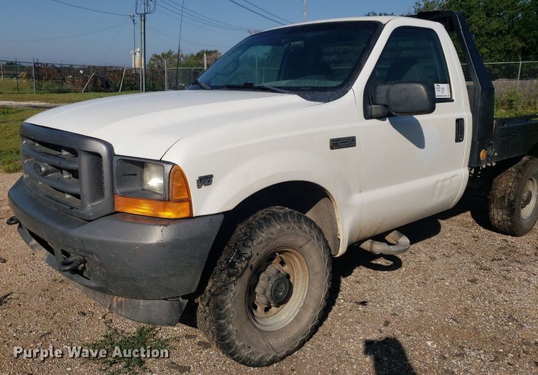 image for item DP8048 2001 Ford F250 Super Duty  flatbed pickup truck