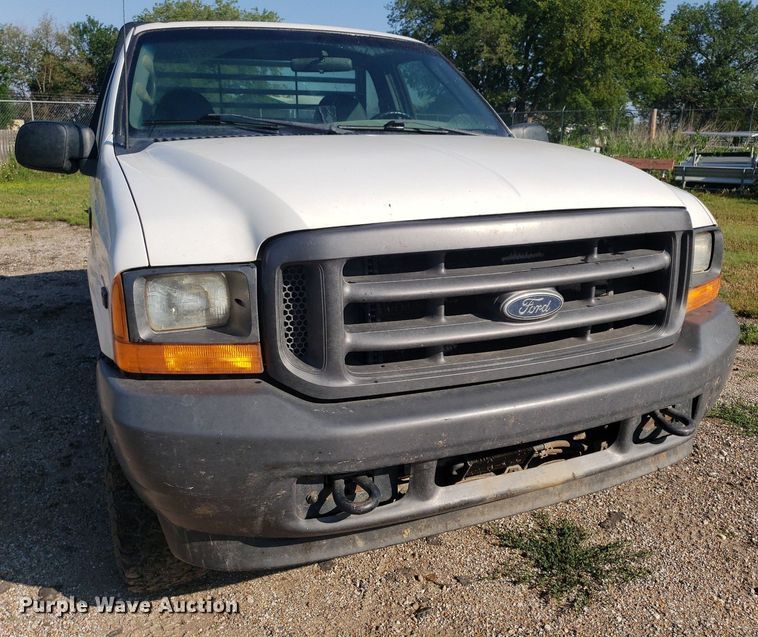image for item DP8048 2001 Ford F250 Super Duty  flatbed pickup truck