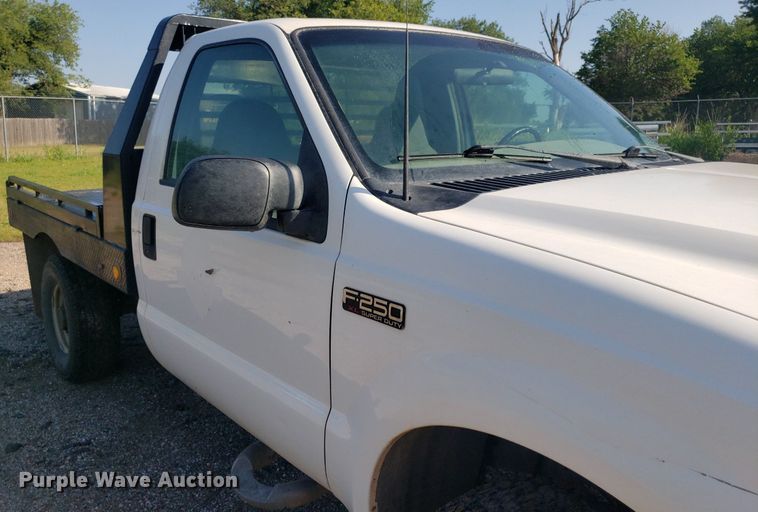 image for item DP8048 2001 Ford F250 Super Duty  flatbed pickup truck