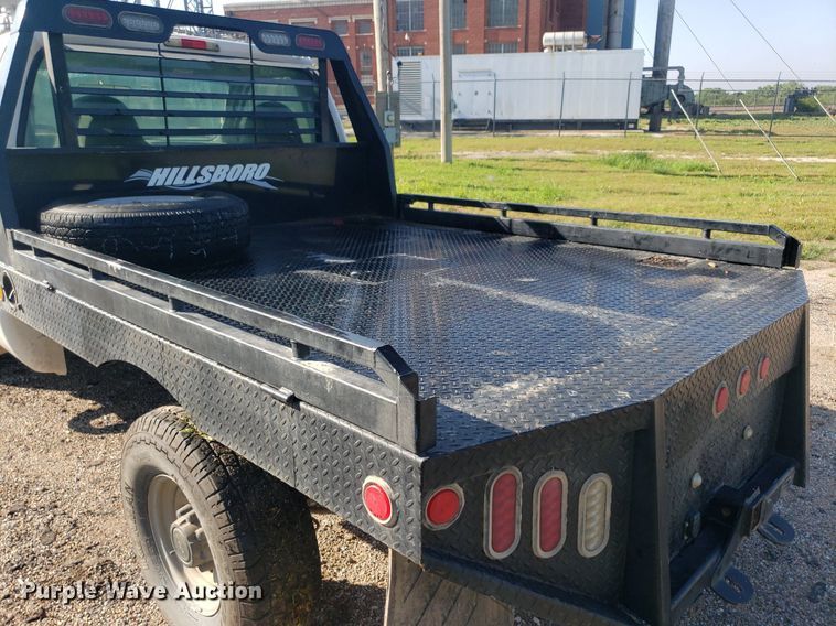 image for item DP8048 2001 Ford F250 Super Duty  flatbed pickup truck