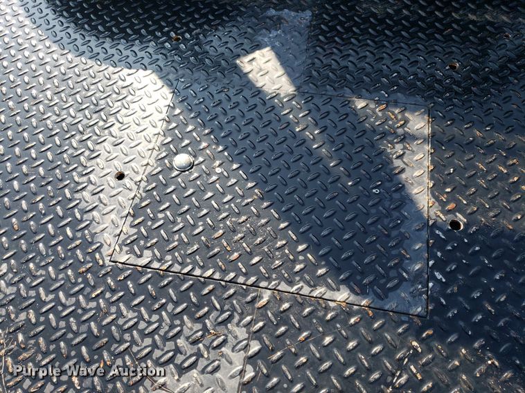 image for item DP8048 2001 Ford F250 Super Duty  flatbed pickup truck