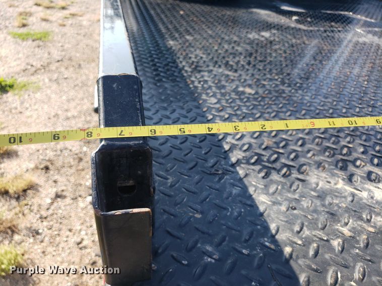 image for item DP8048 2001 Ford F250 Super Duty  flatbed pickup truck